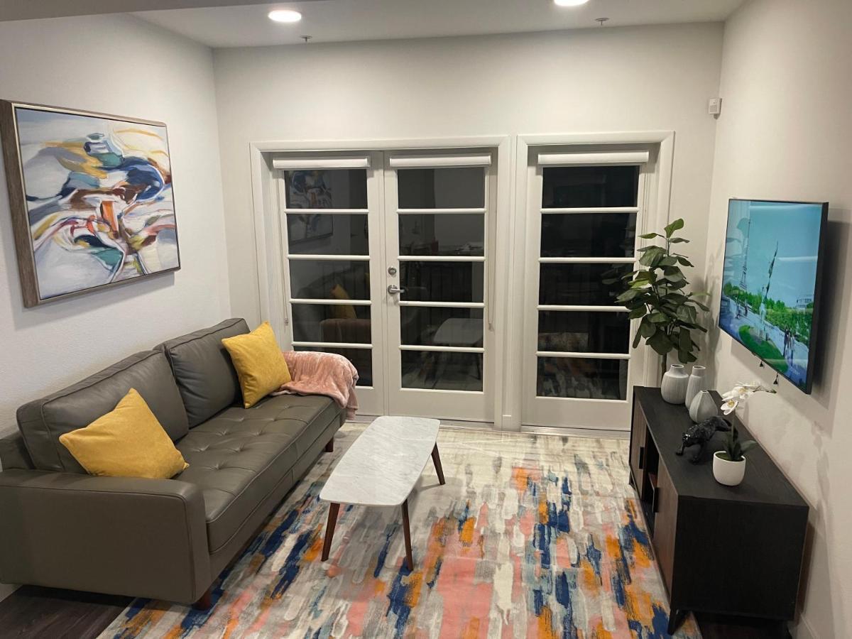 Lovely 2/2 Apartment In Heart Of Santa Monica With Free Parking لوس أنجلوس المظهر الخارجي الصورة